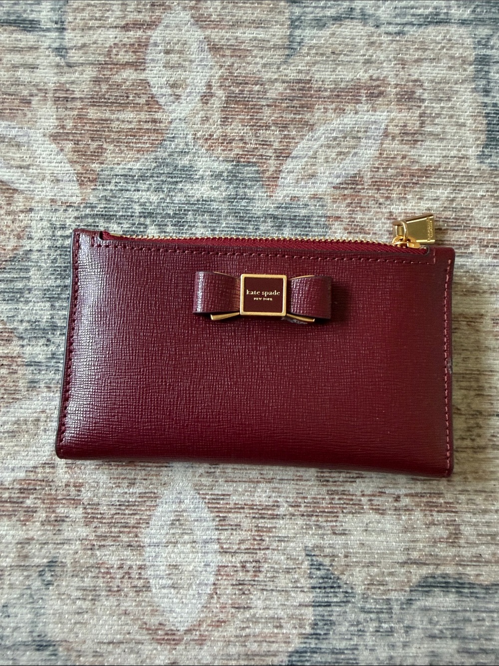 kate spade burgundy bow zip cardholder with gold hardware